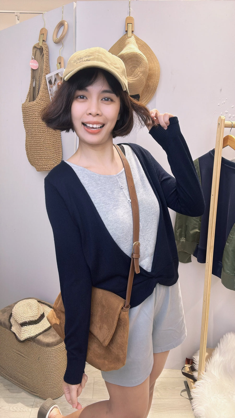 滑滑软软针织假两件外套式上衣