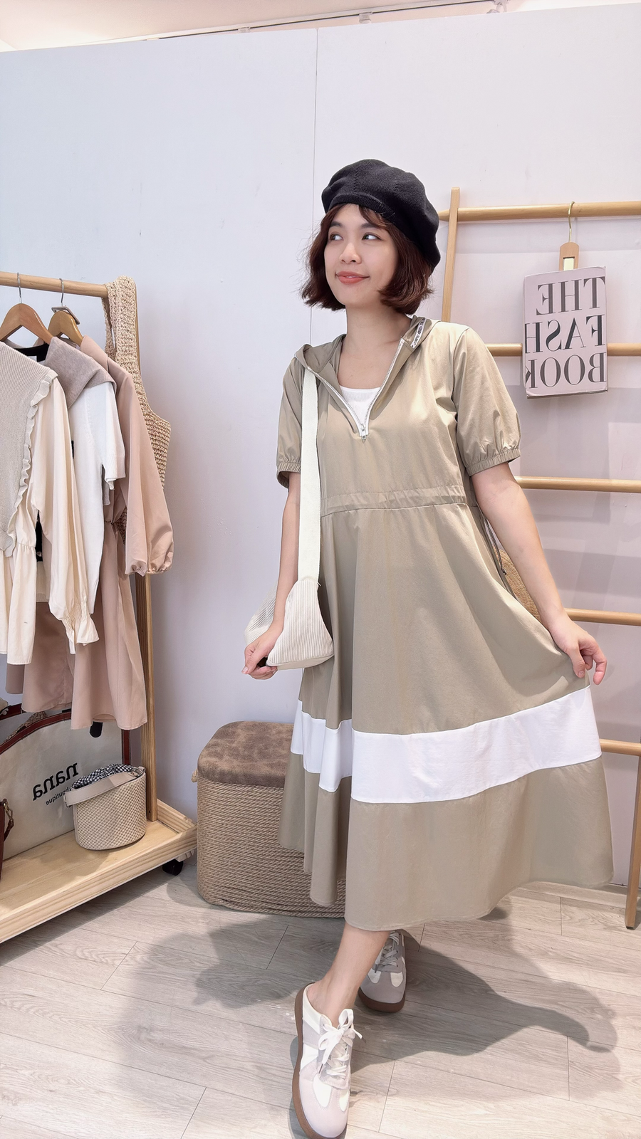 防水面料帅气连帽连身裙