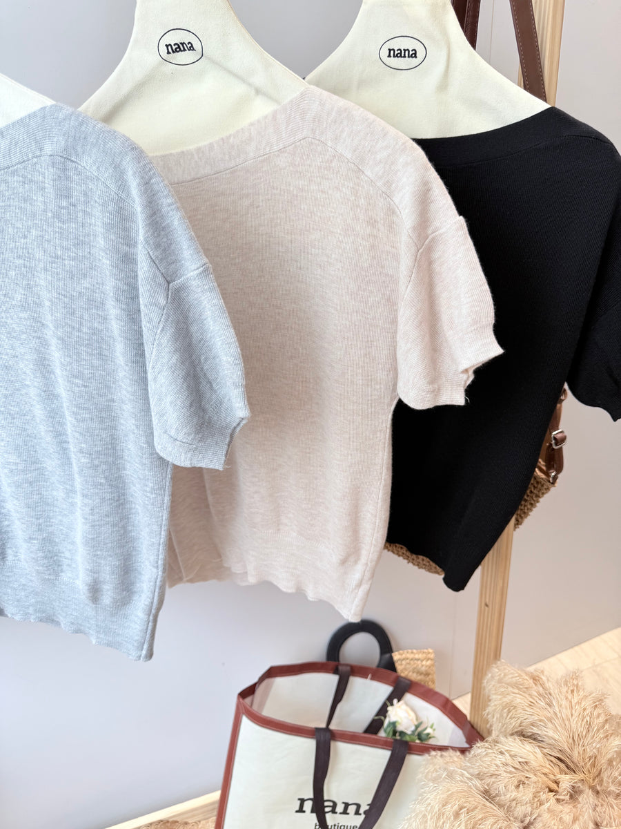 一字领软软好穿针织上衣