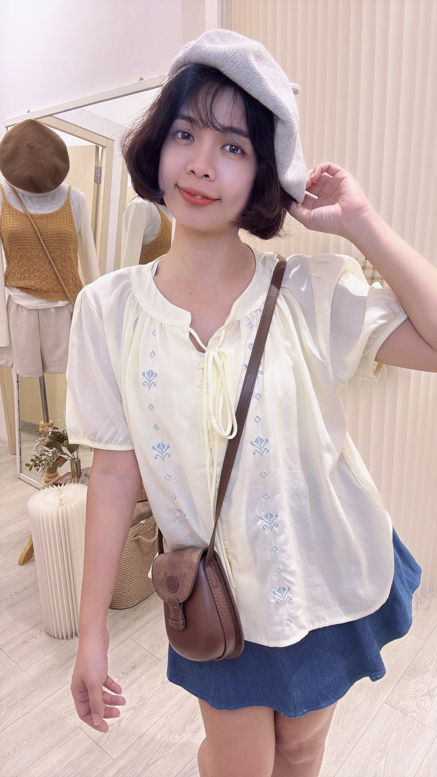 软麻刺绣复古上衣