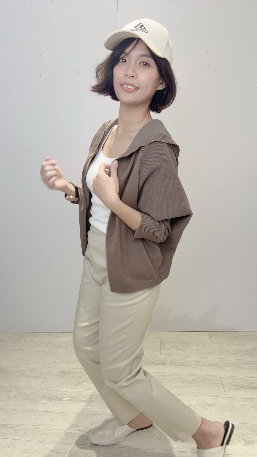 连帽针织短版外套