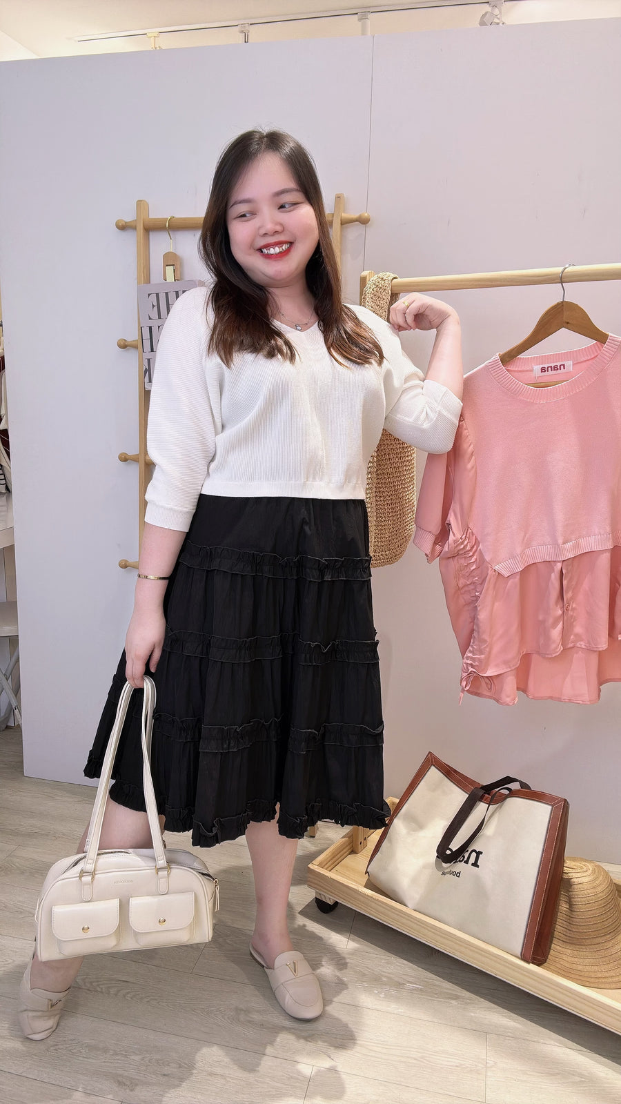 V领高质地软针织上衣