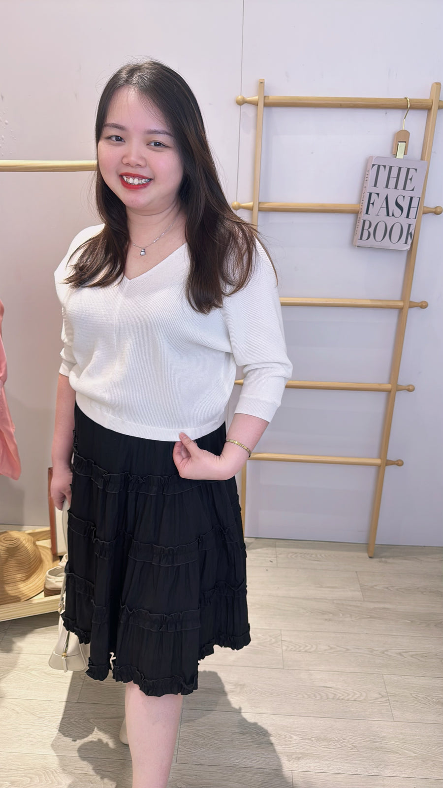 V领高质地软针织上衣