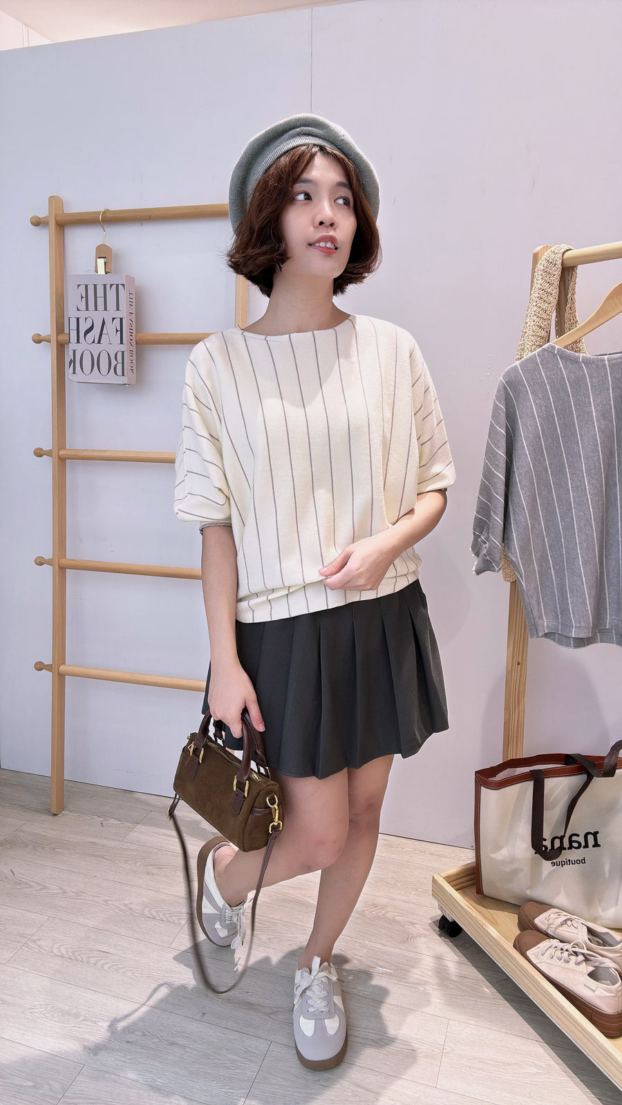 圆领软针织上衣