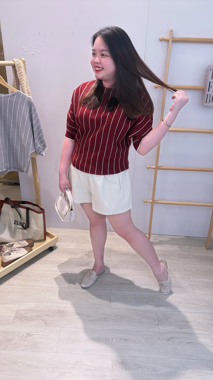 圆领软针织上衣