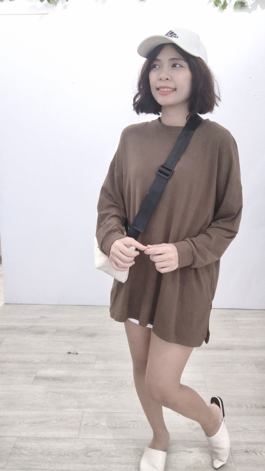软棉质长袖小开叉上衣