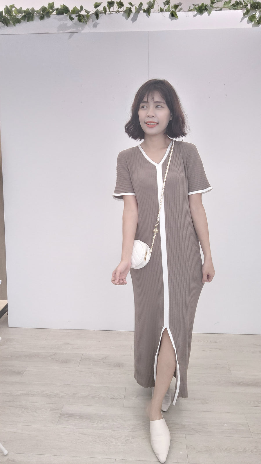 高贵气质开叉套裙