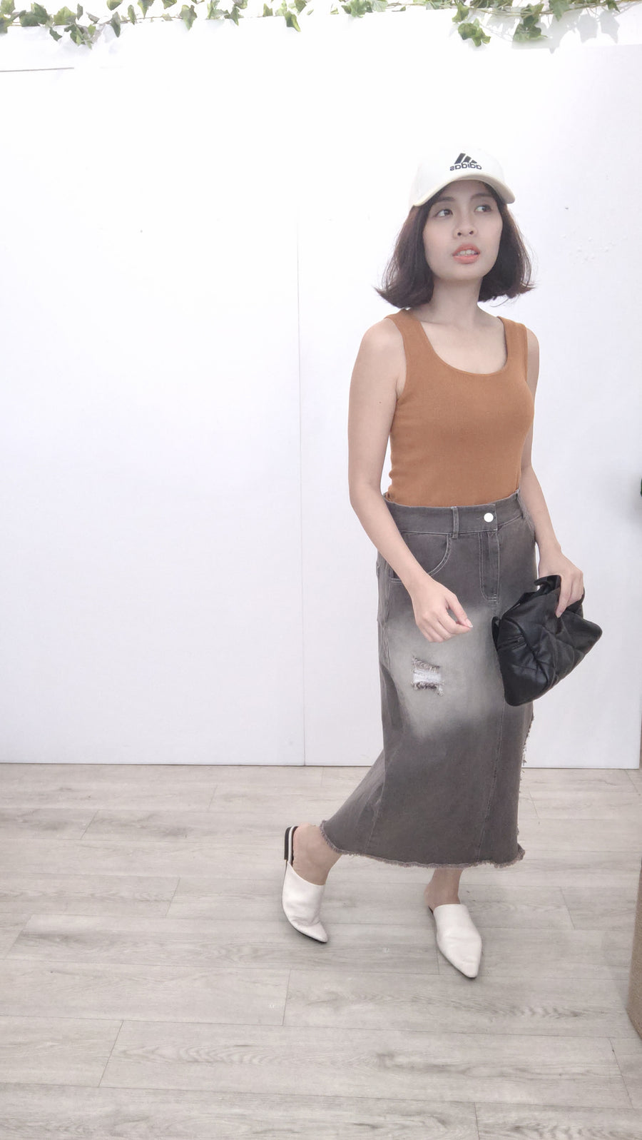 高质量牛仔渐层色后面开叉直身裙