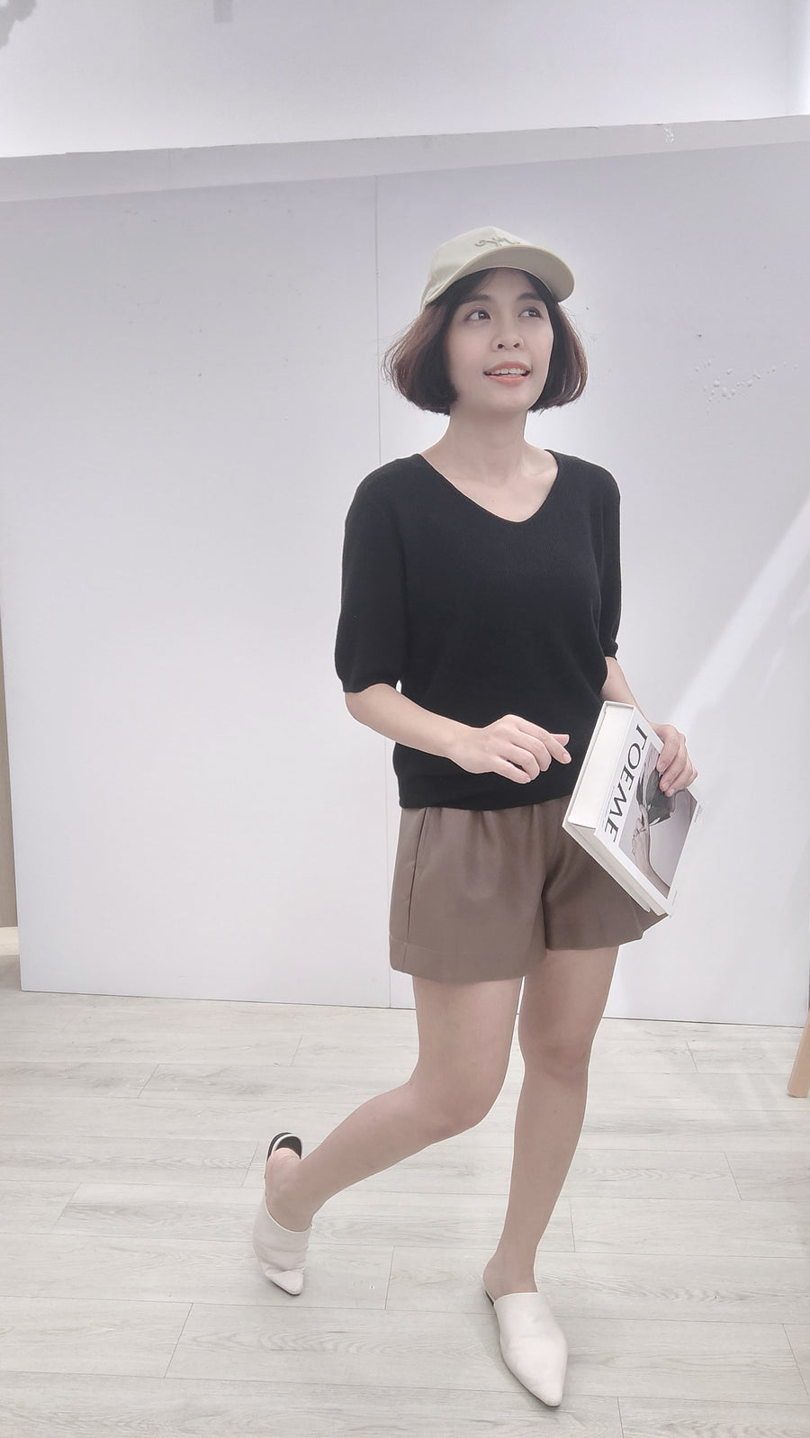 圆领柔软针织上衣