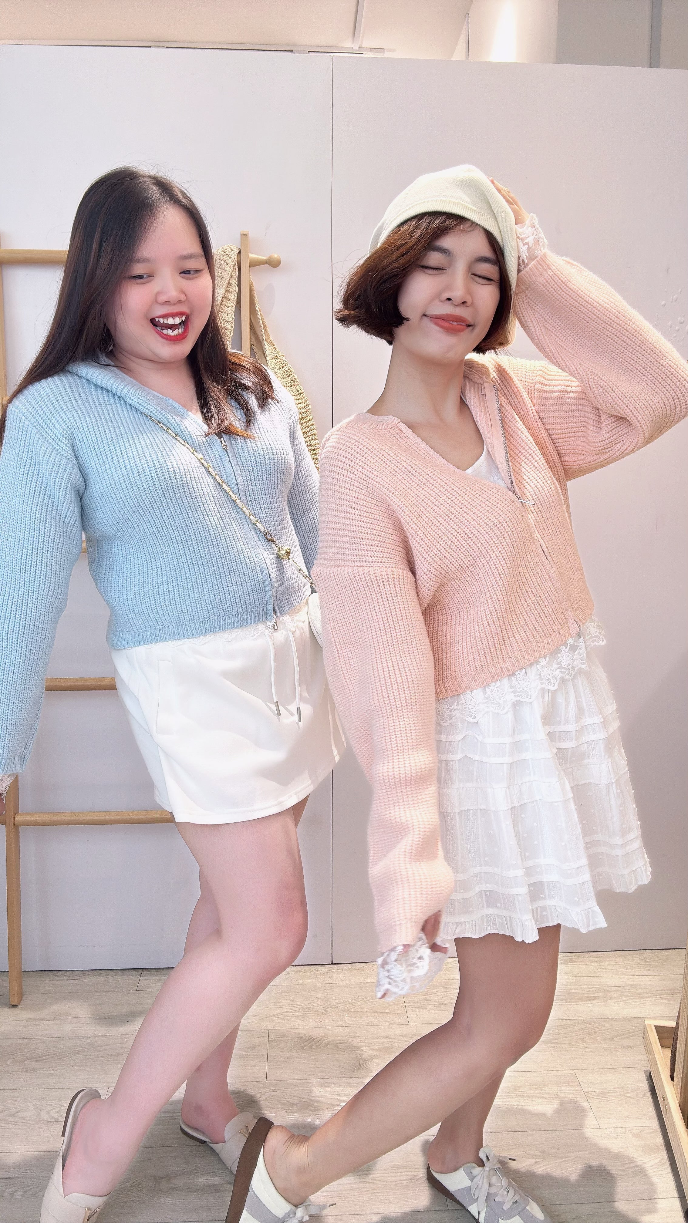 甜美厚针织蕾丝拉链连帽上衣