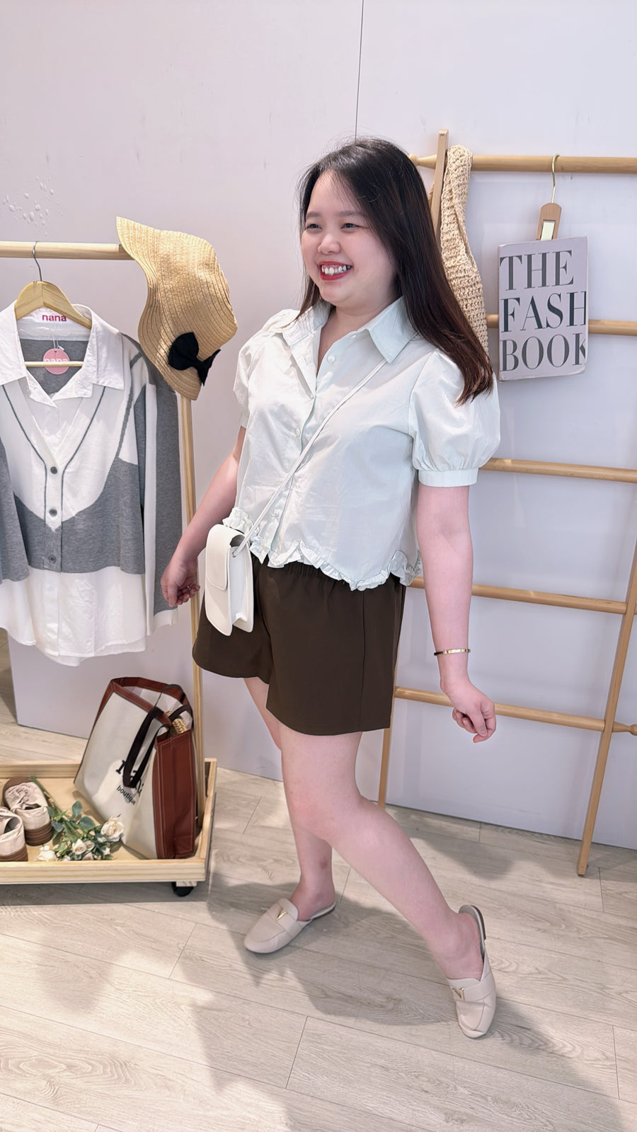 俏皮木耳边Polyester上衣