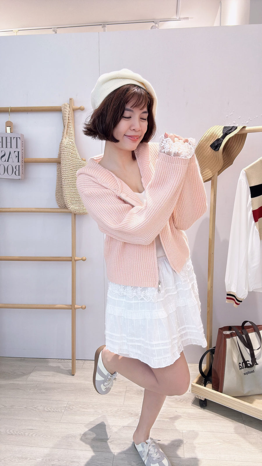 甜美厚针织蕾丝拉链连帽上衣