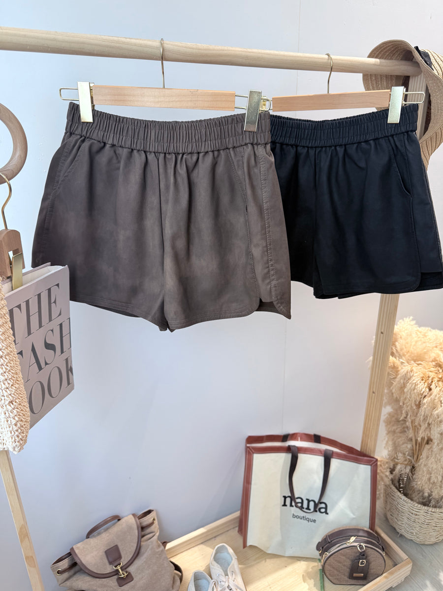 松紧腰皮革短裤