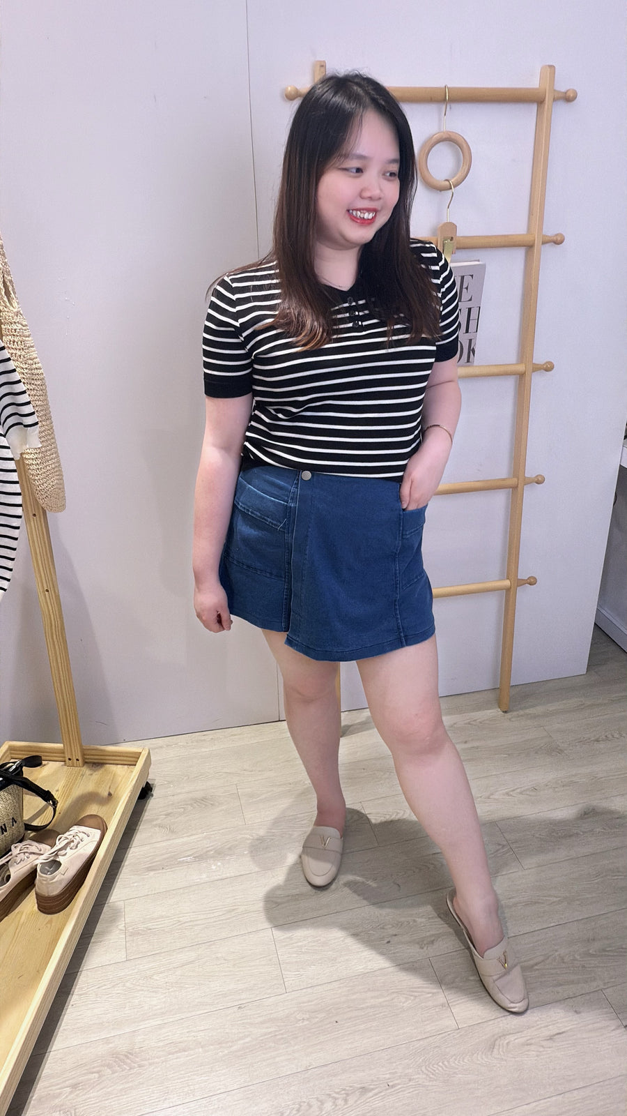 冰丝针织线条短版上衣