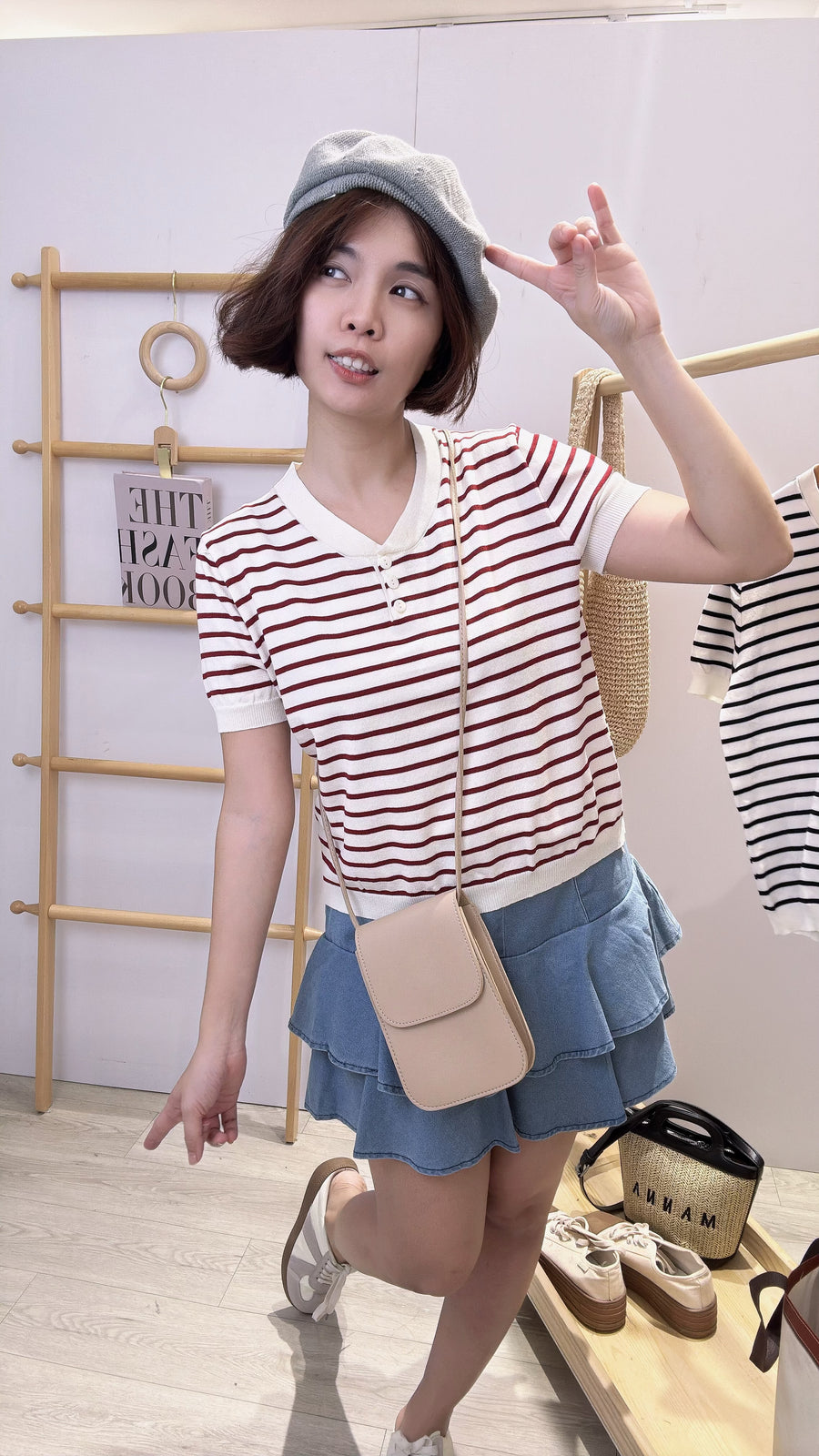 冰丝针织线条短版上衣