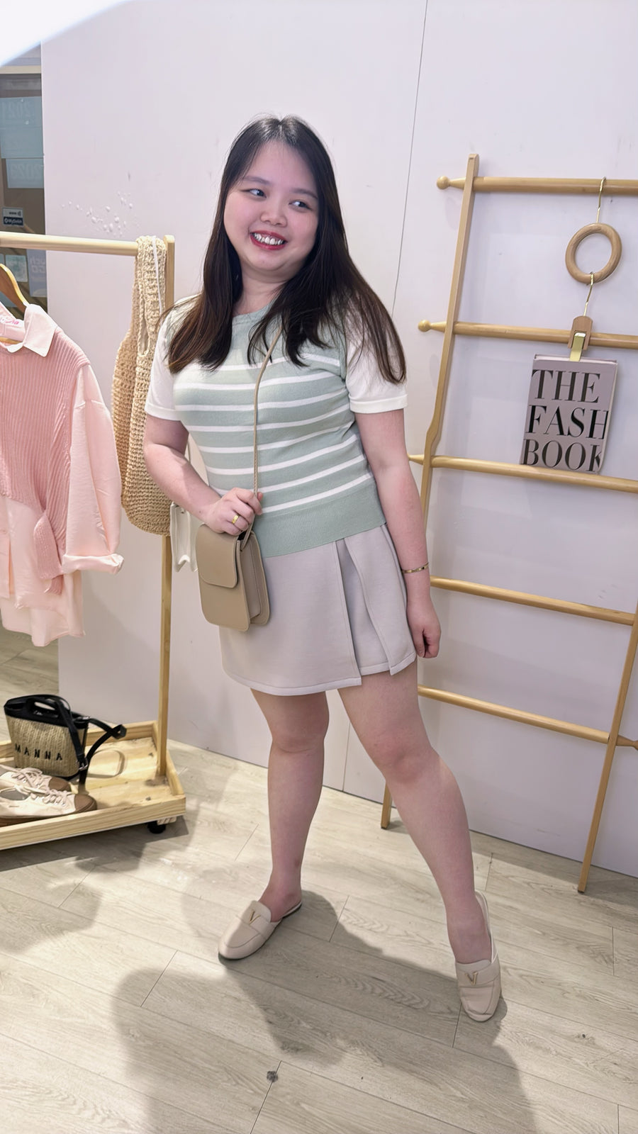 冰丝线条撞色针织上衣