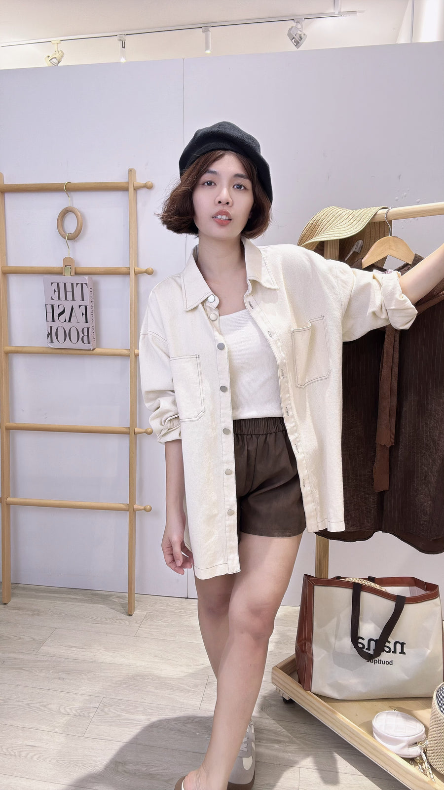 松紧腰皮革短裤