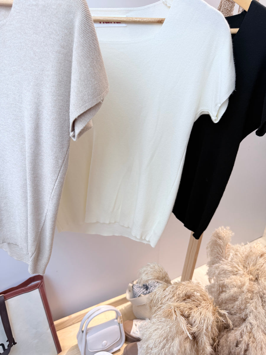 四方领软针织上衣