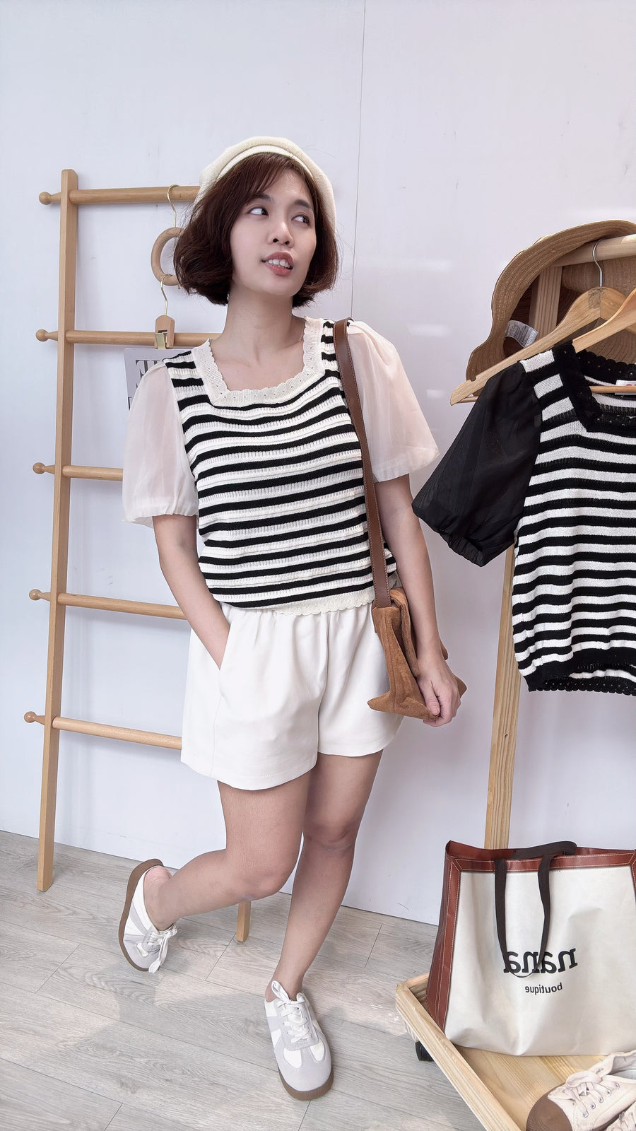 四方领线条针织泡泡袖上衣