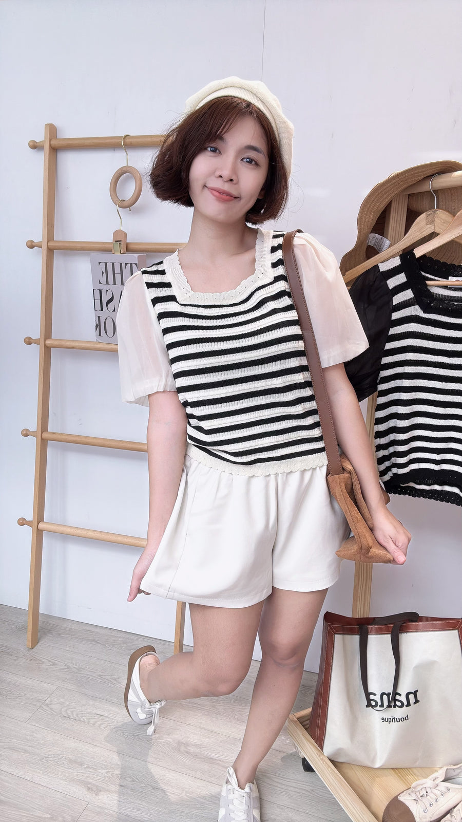 四方领线条针织泡泡袖上衣