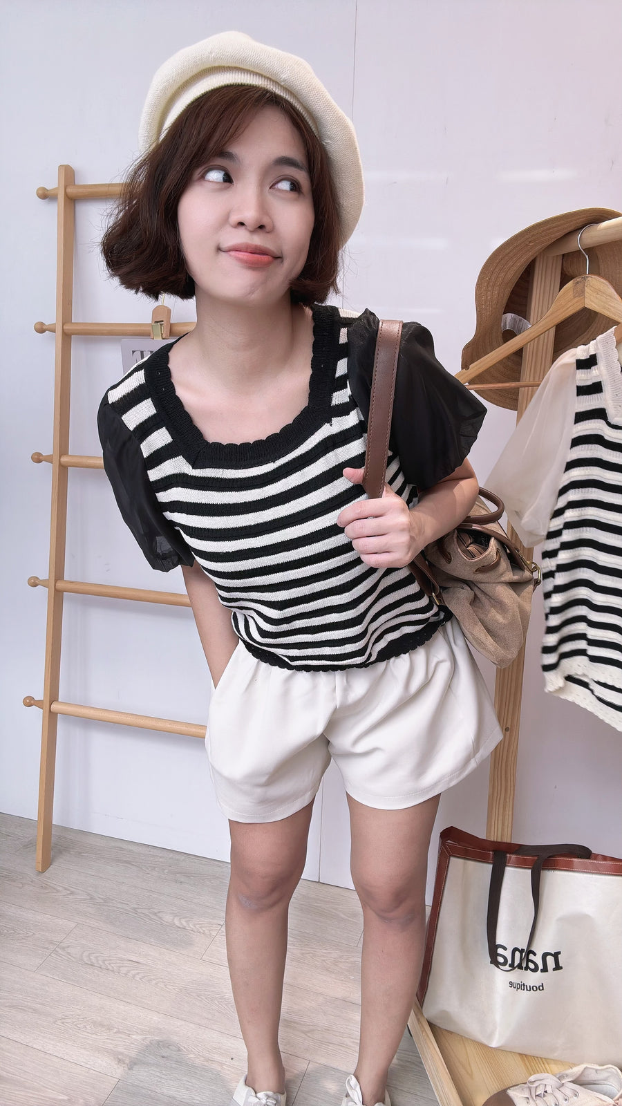 四方领线条针织泡泡袖上衣