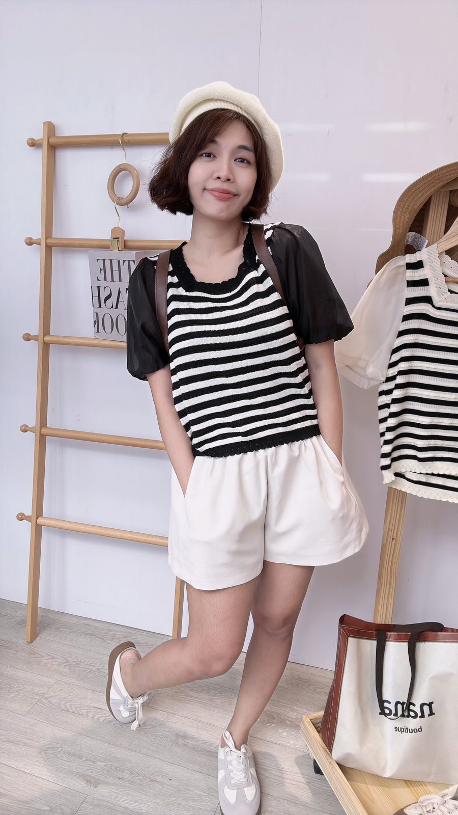 四方领线条针织泡泡袖上衣