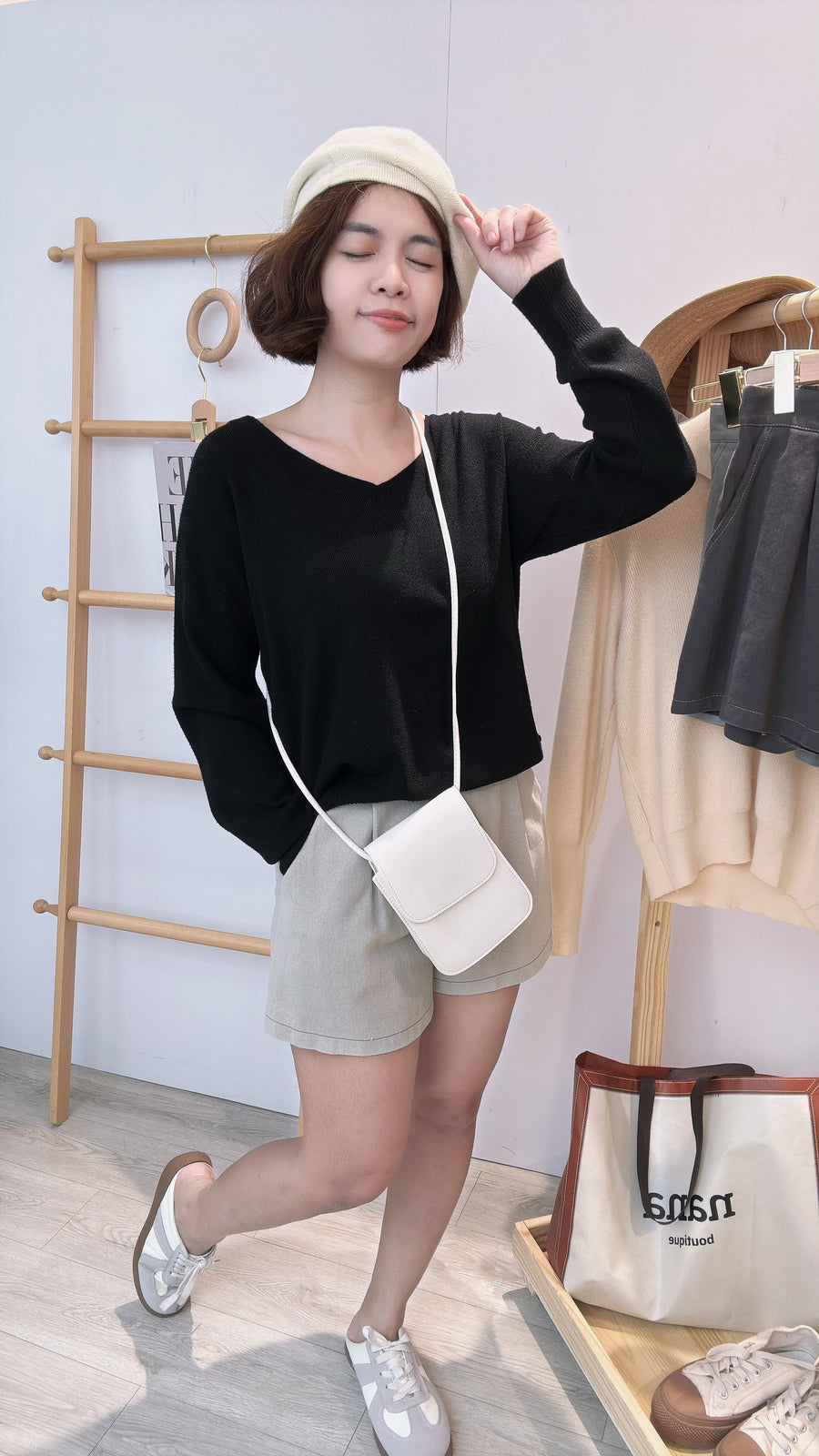 牛仔后松紧腰短裤