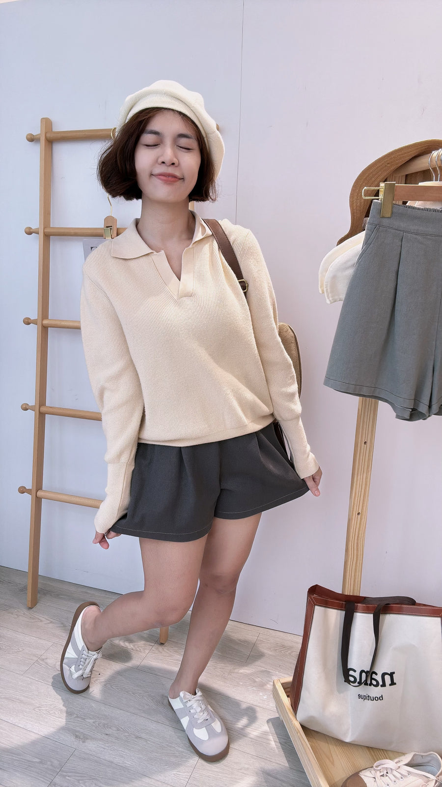 牛仔后松紧腰短裤