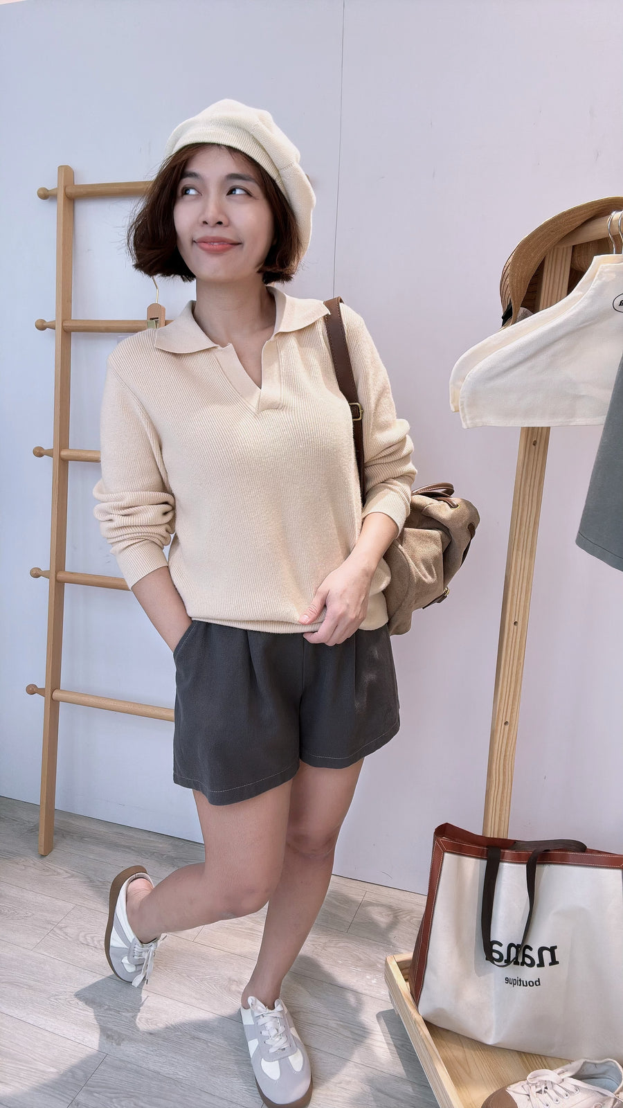 牛仔后松紧腰短裤