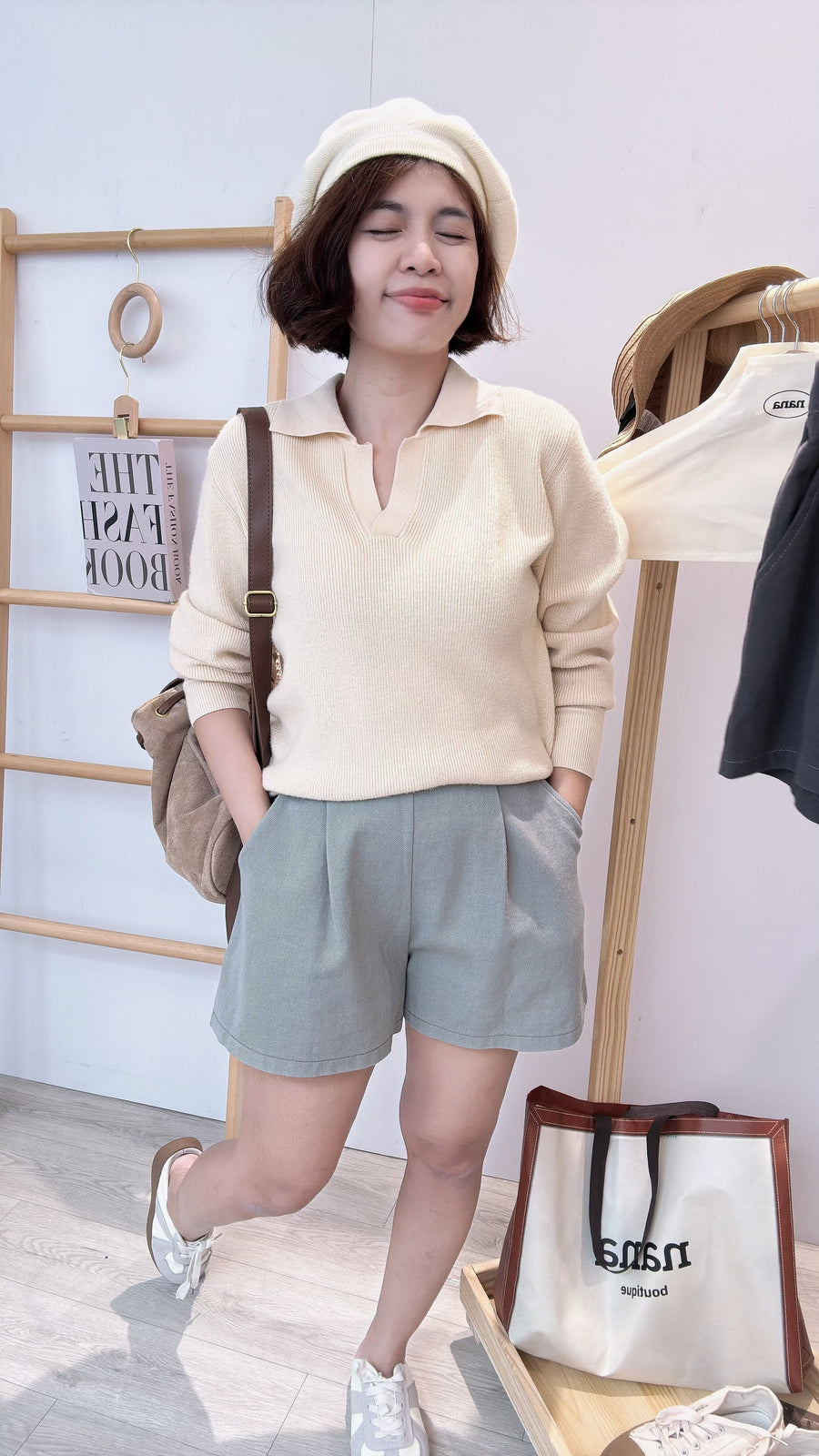 牛仔后松紧腰短裤