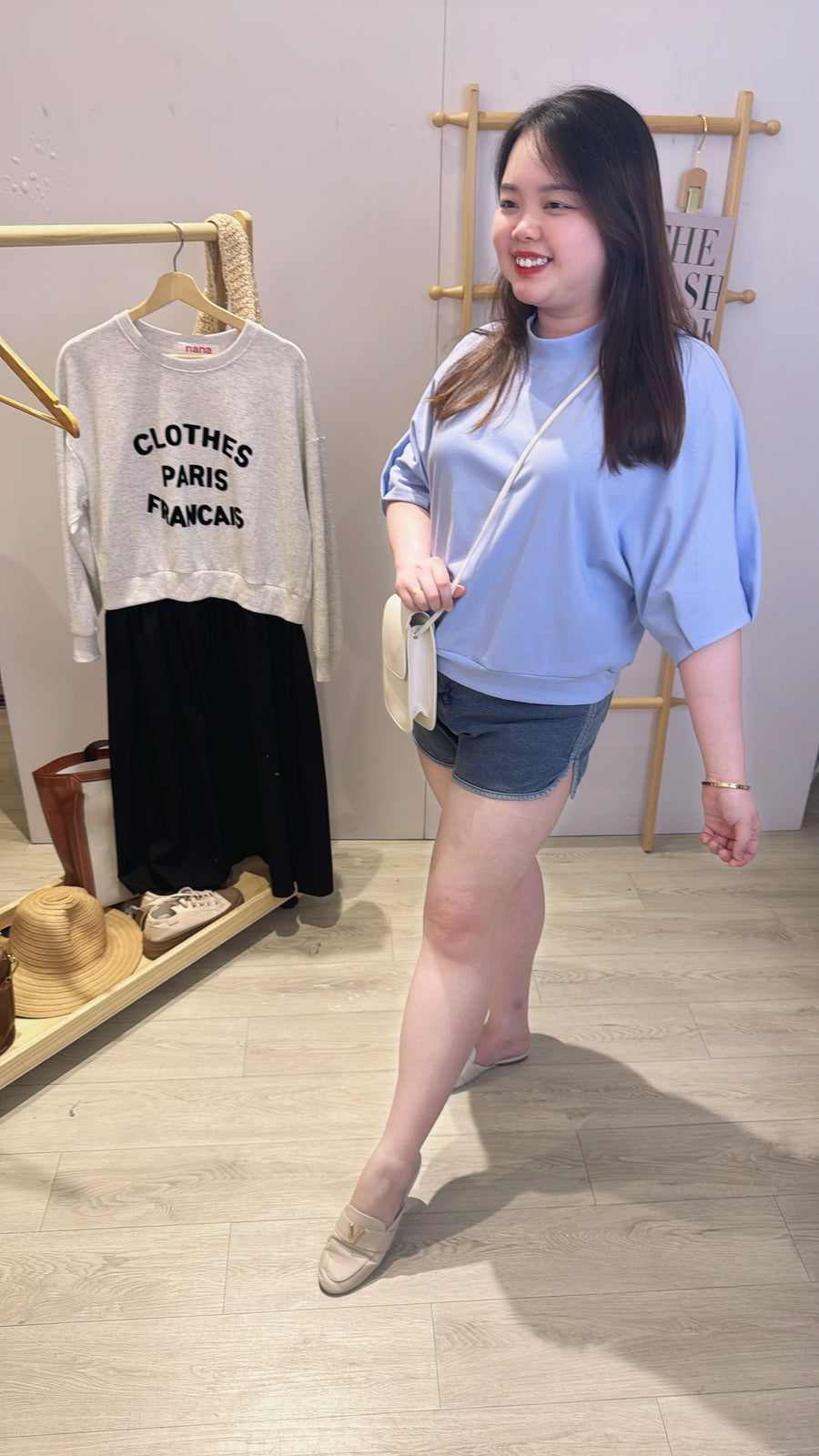 灯笼袖子简约上衣