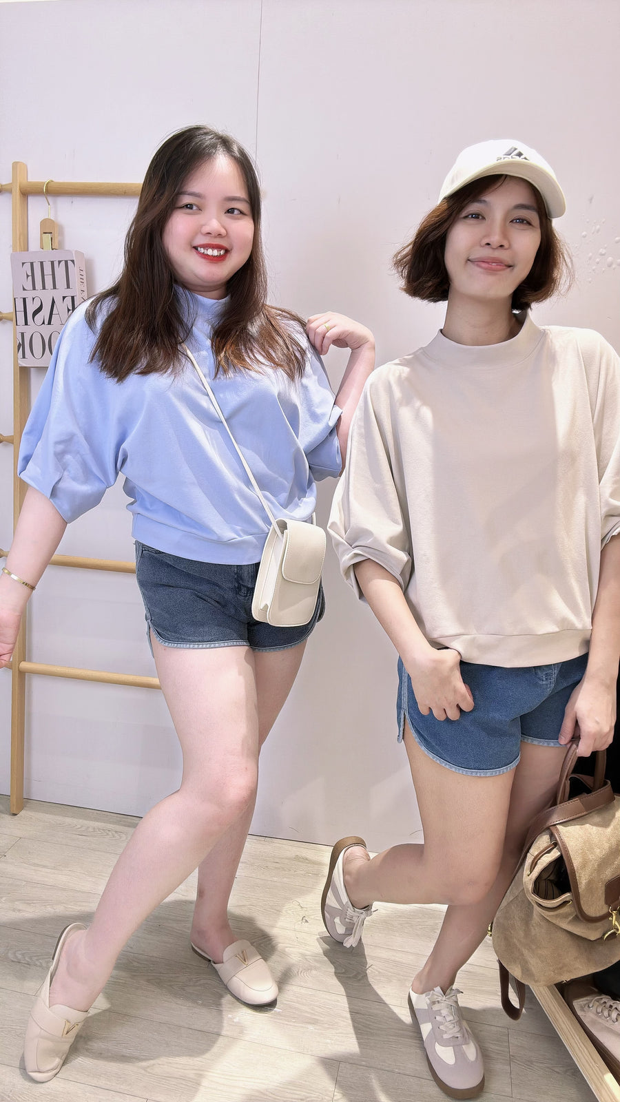 灯笼袖子简约上衣