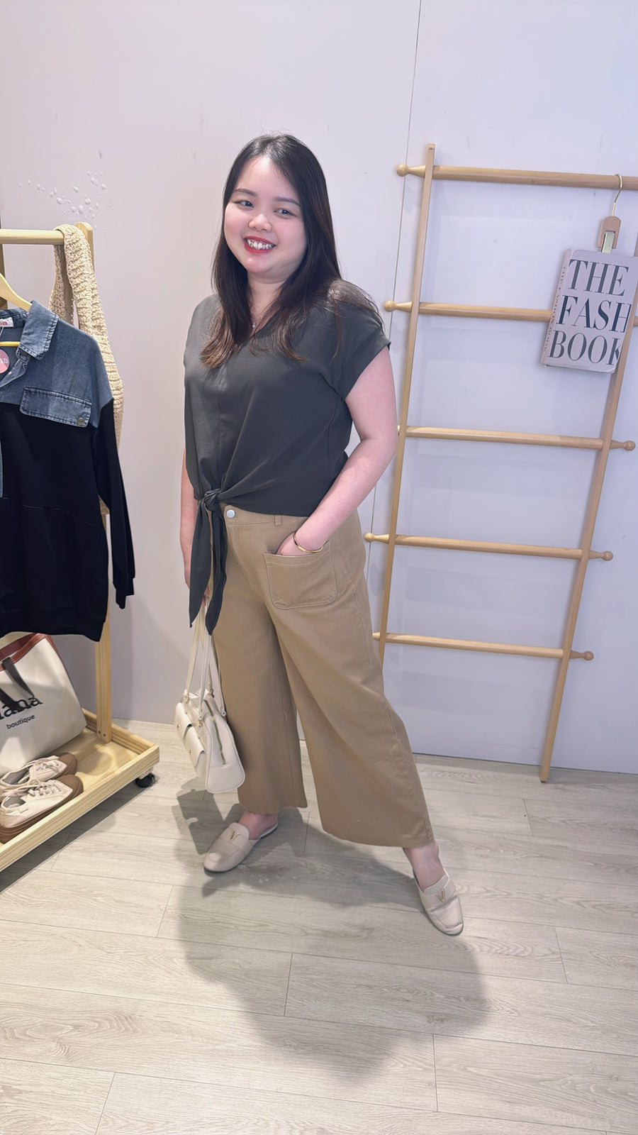 水洗牛仔阔脚长裤