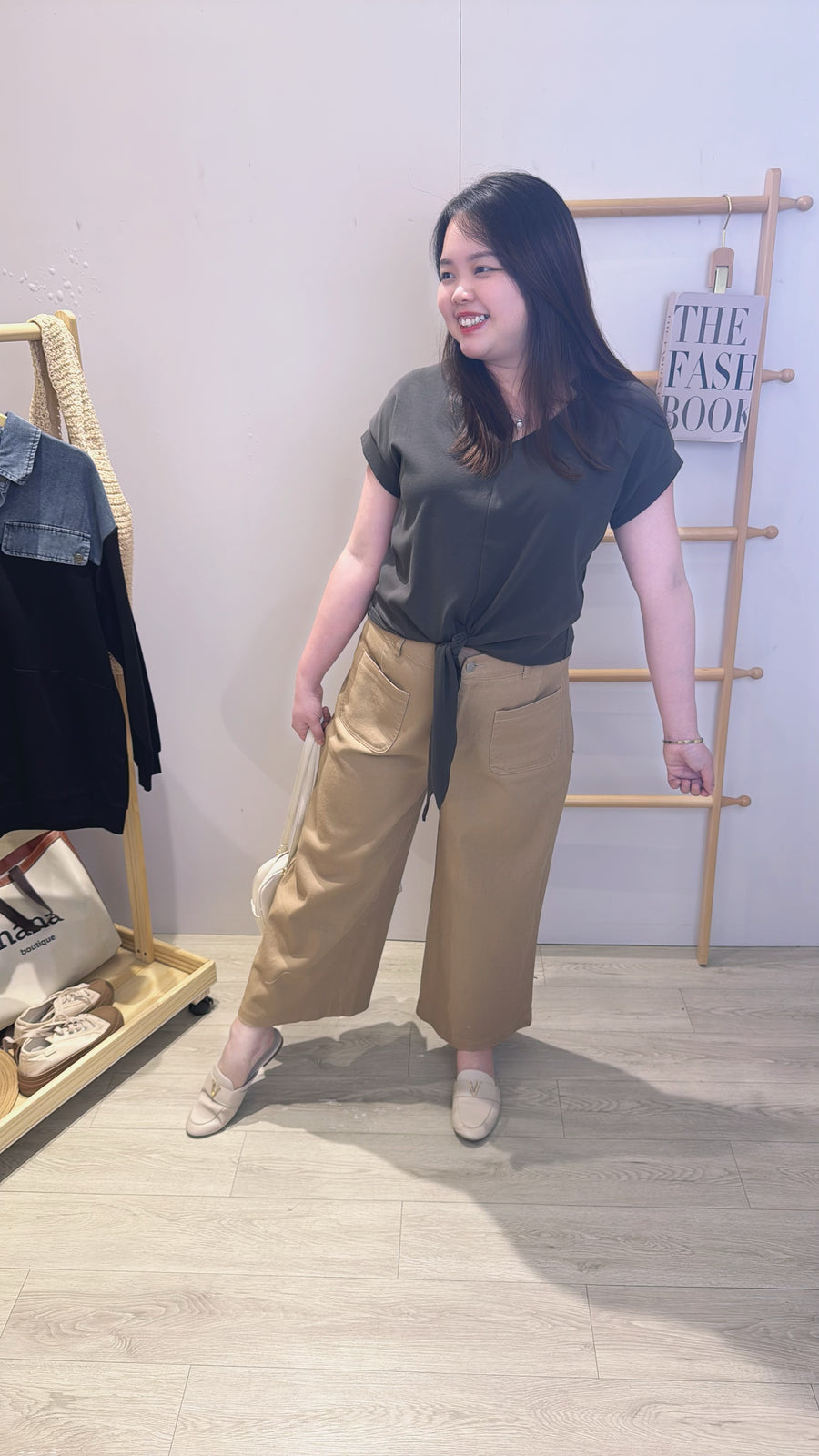 水洗牛仔阔脚长裤