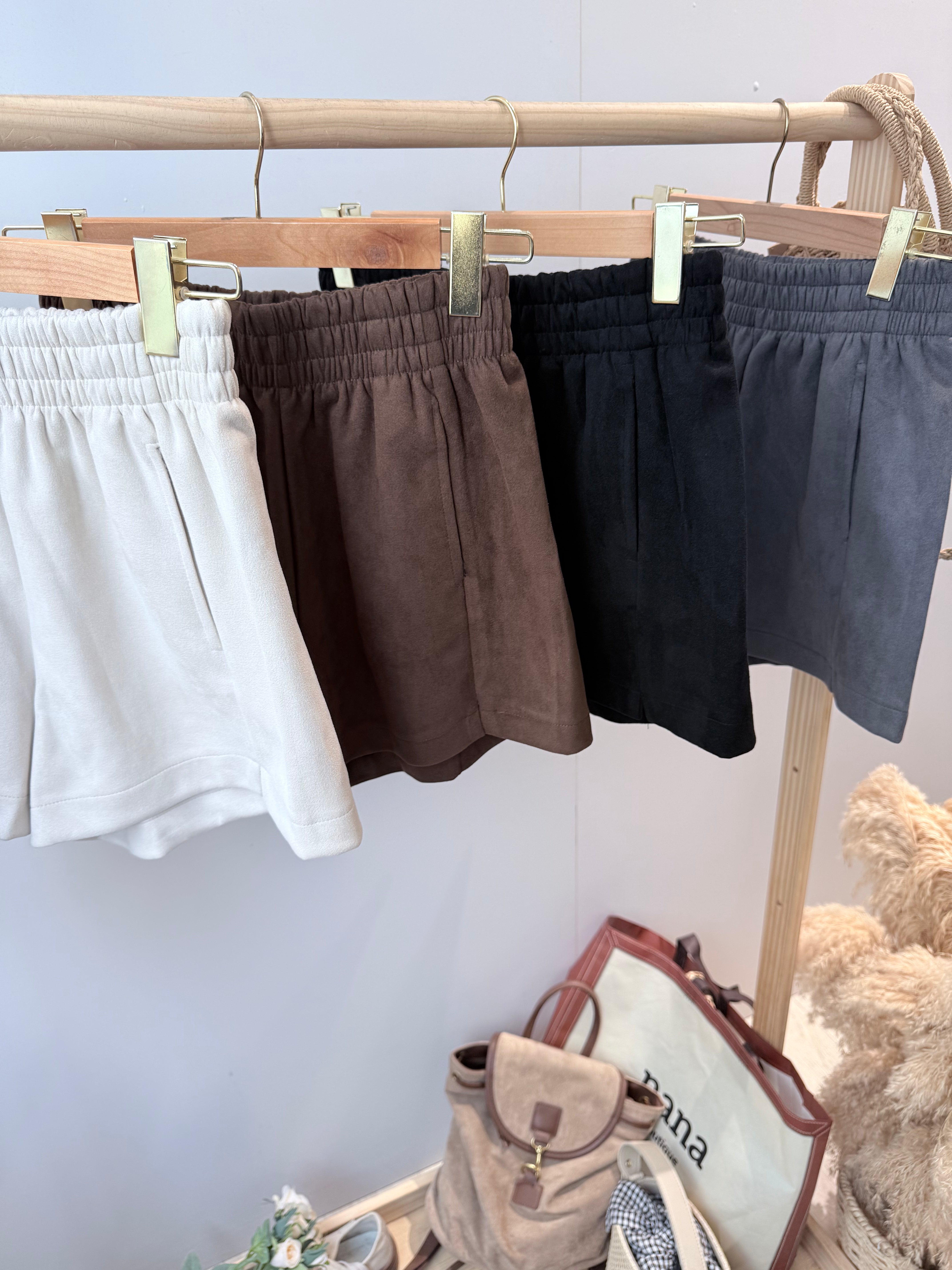 绒布松紧腰短裤