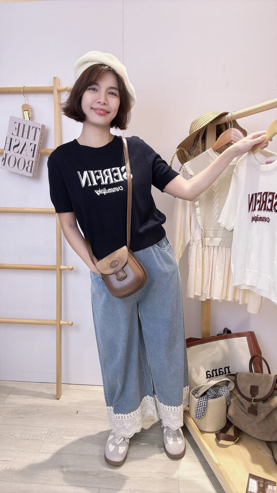 字母薄款好穿滑针织短上衣