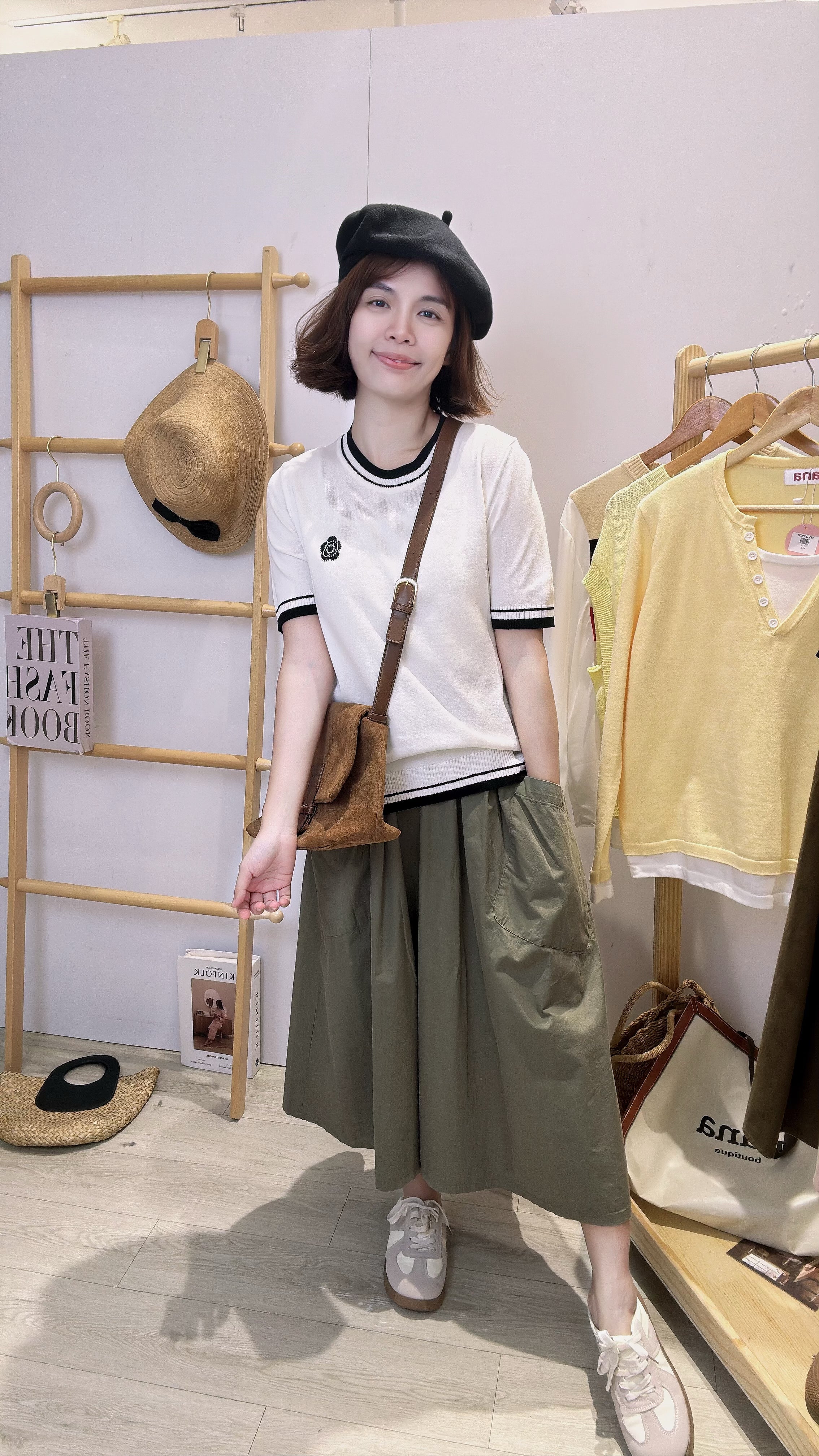 小花朵图案冰丝针织上衣