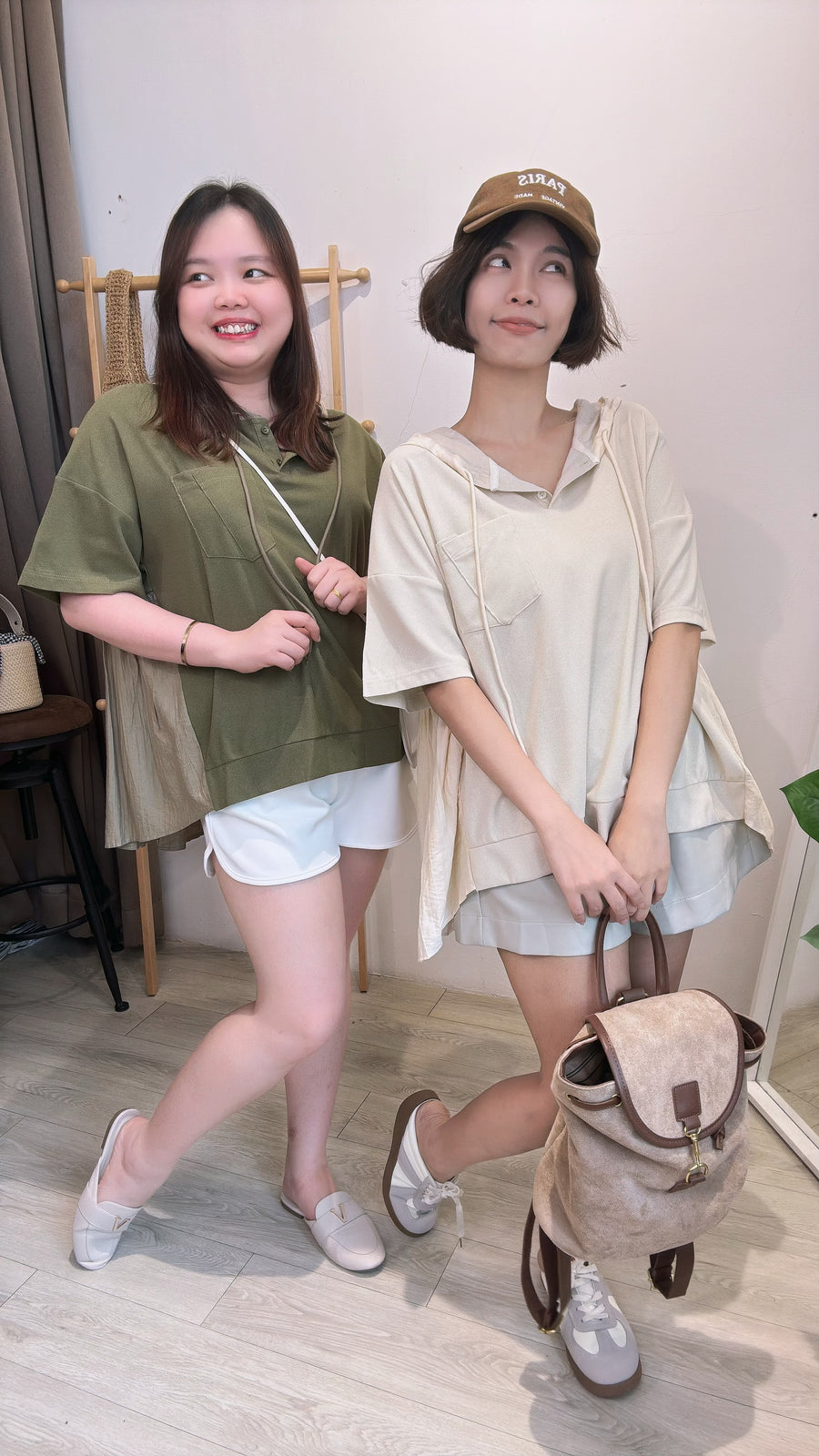 滚珠棉连帽后百褶宽松上衣