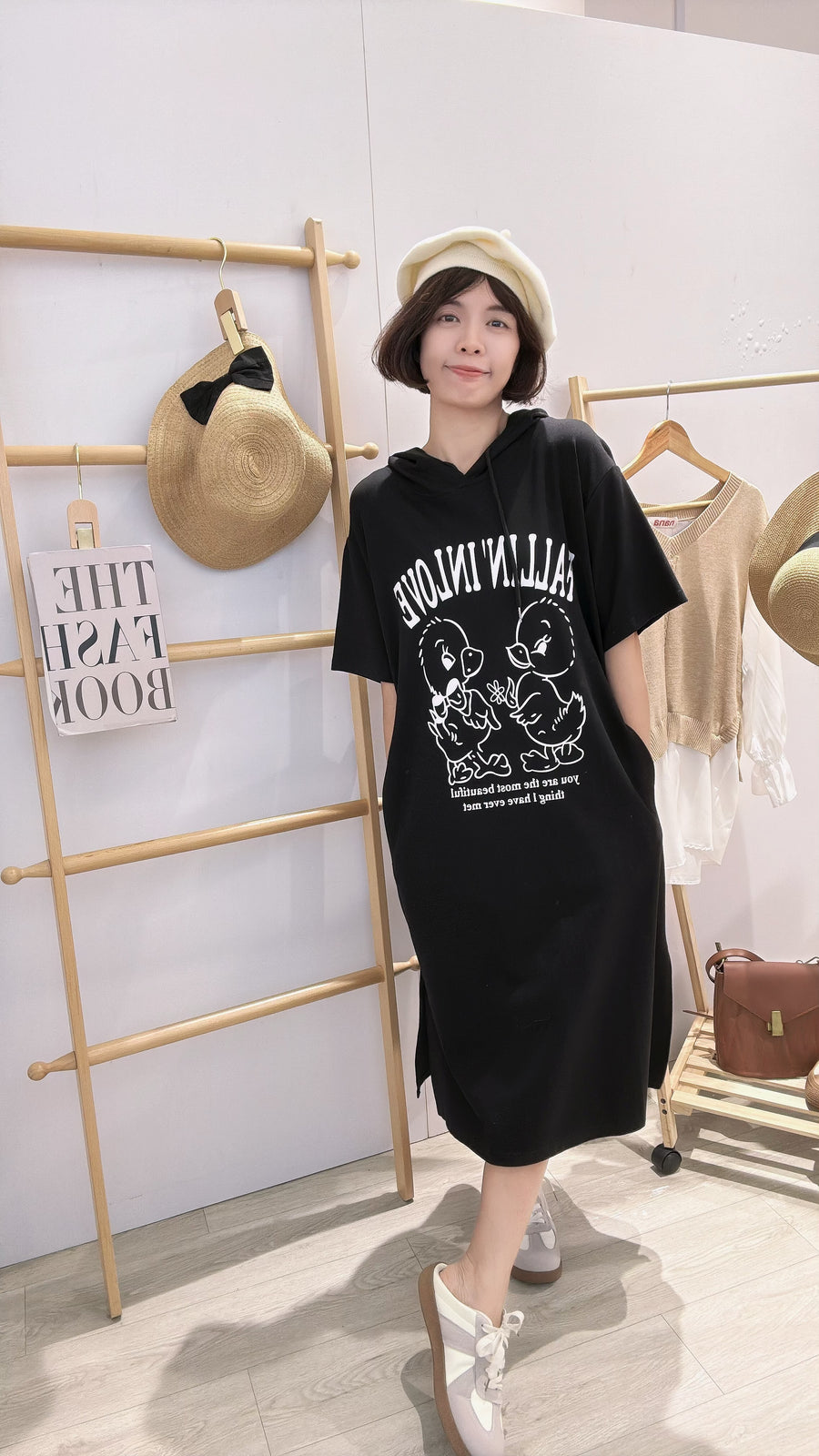 字母图案帽子休闲套裙