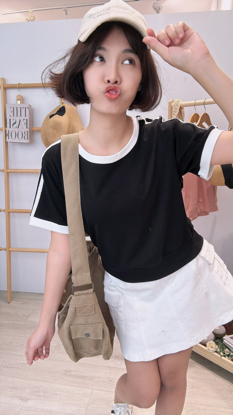 并色短版cotton上衣
