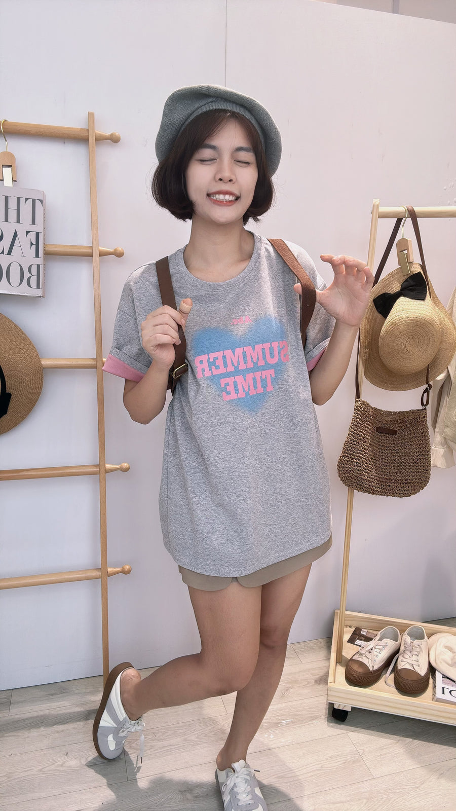 字母图案半长T-shirt