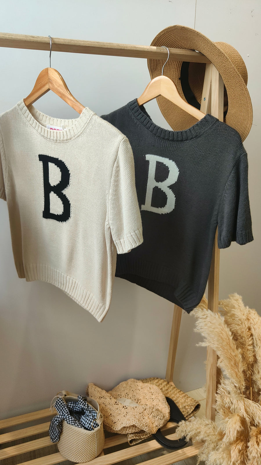 字母B针织上衣