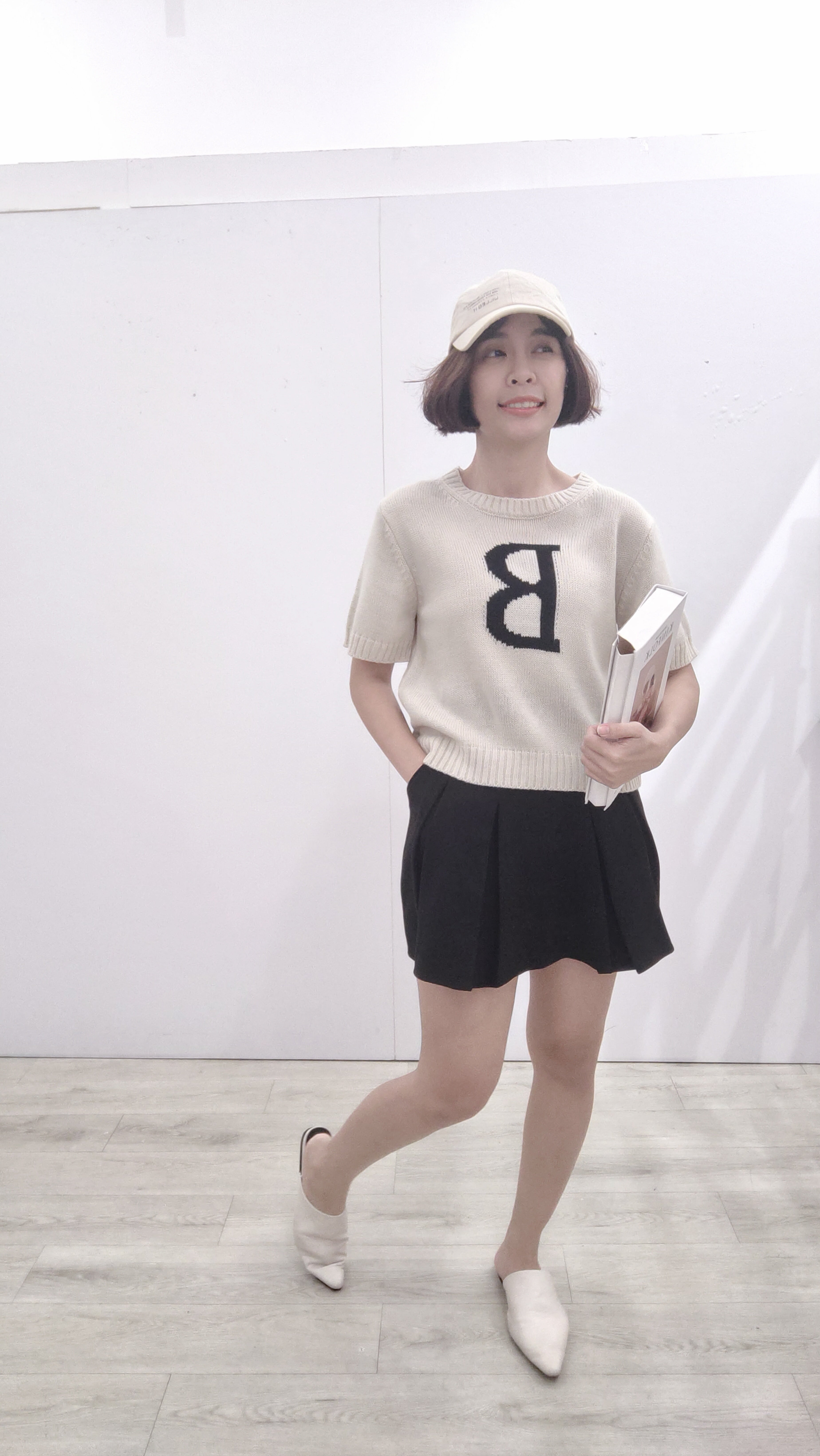 字母B针织上衣