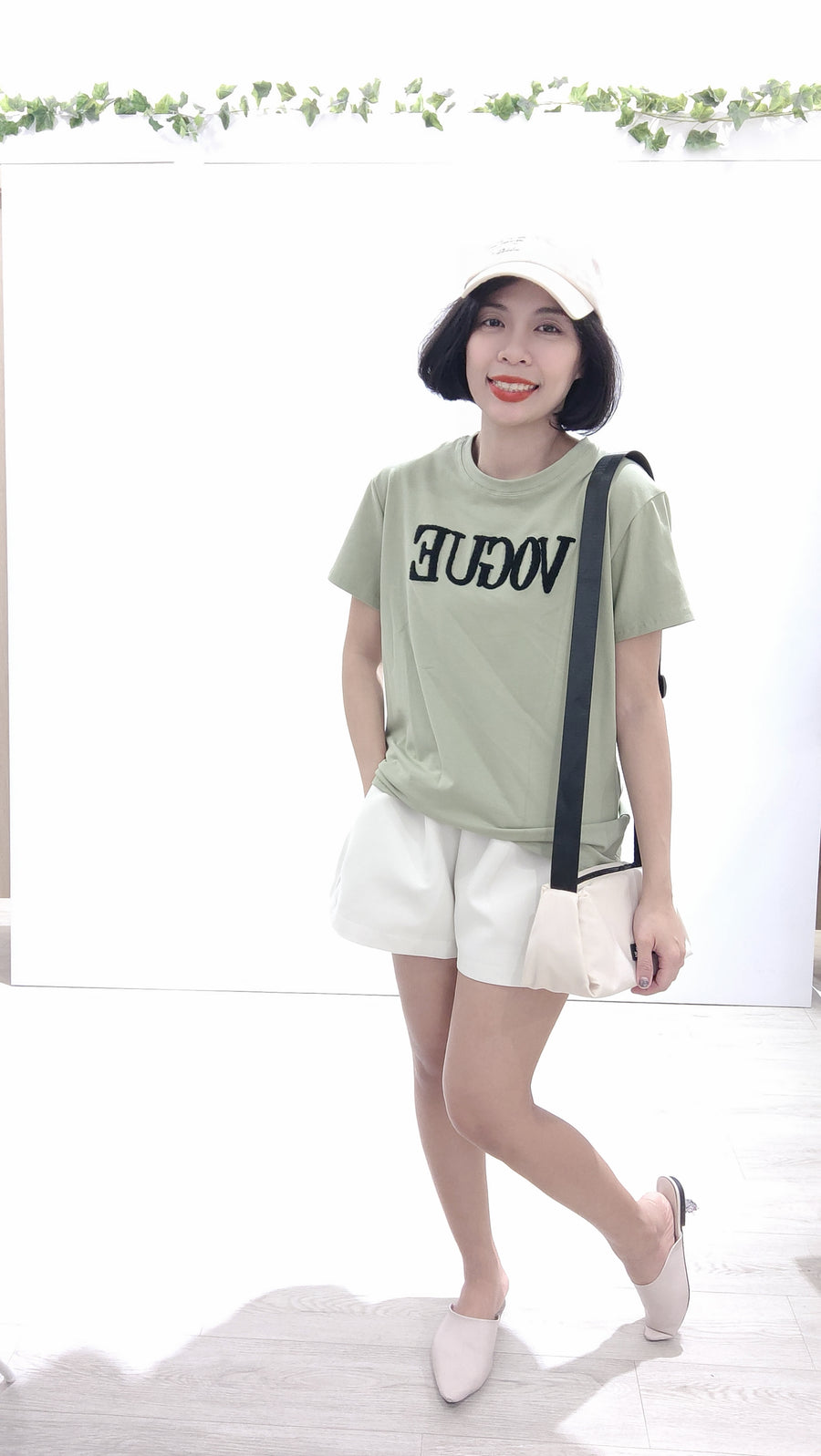 独家款优质棉Vogue字母上衣