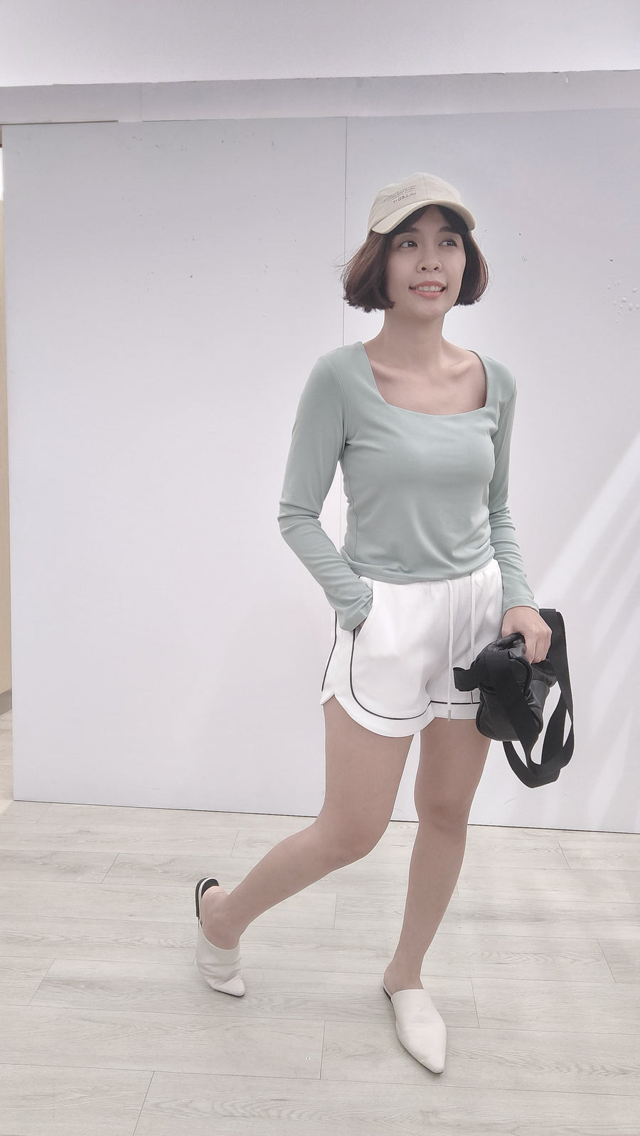 棉质四方领长袖短T