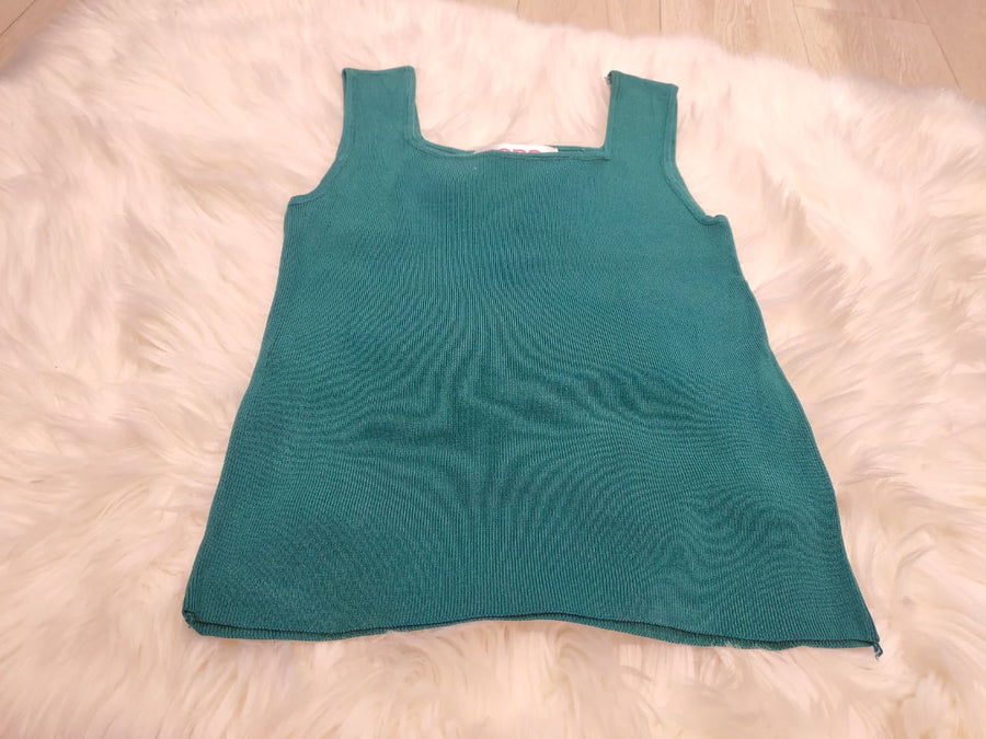爆款舒服百搭针织四方领背心