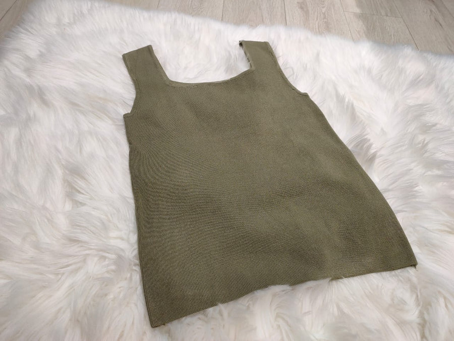 爆款舒服百搭针织四方领背心