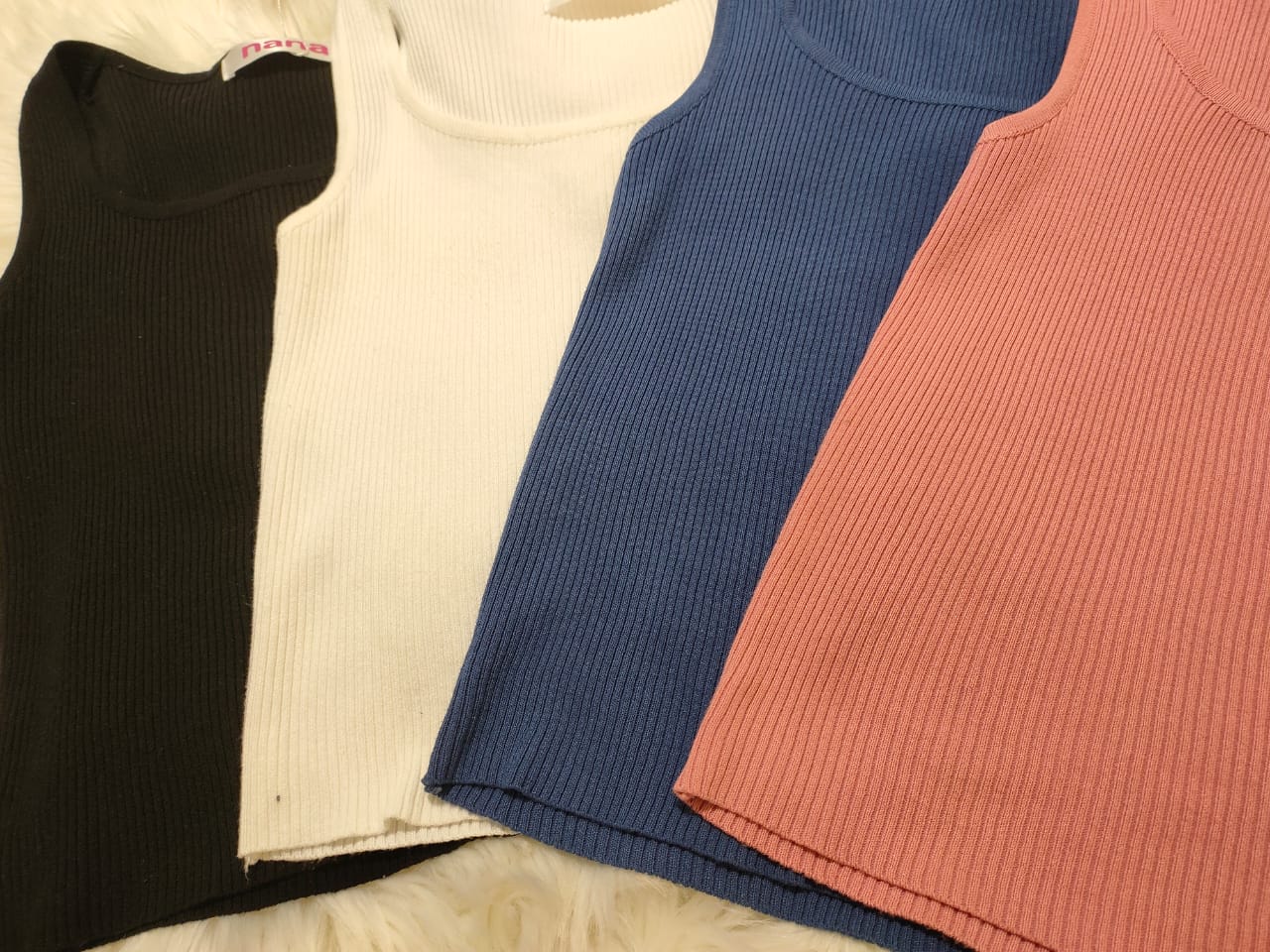 圆领针织背心