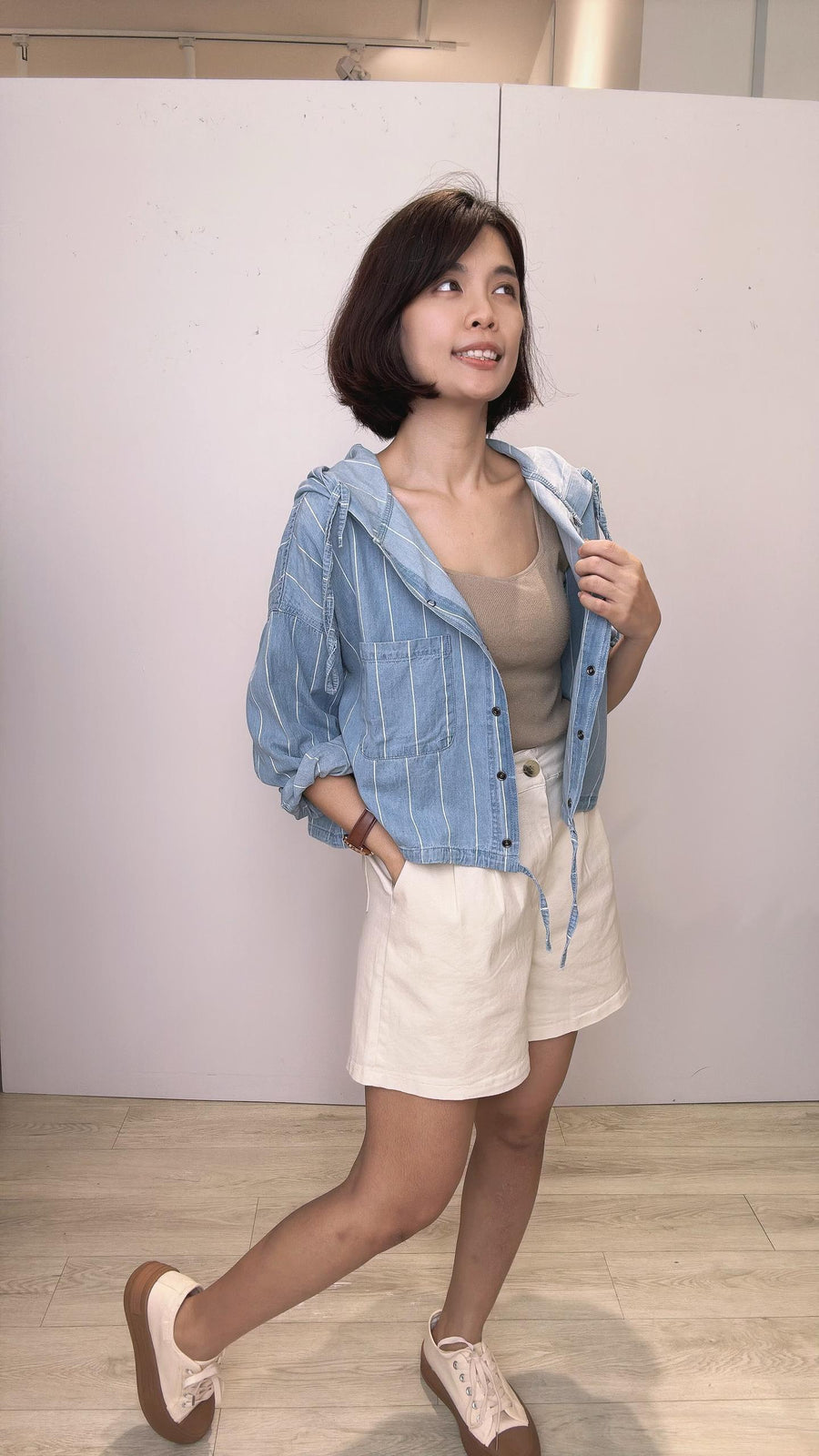 线条牛仔连帽上衣