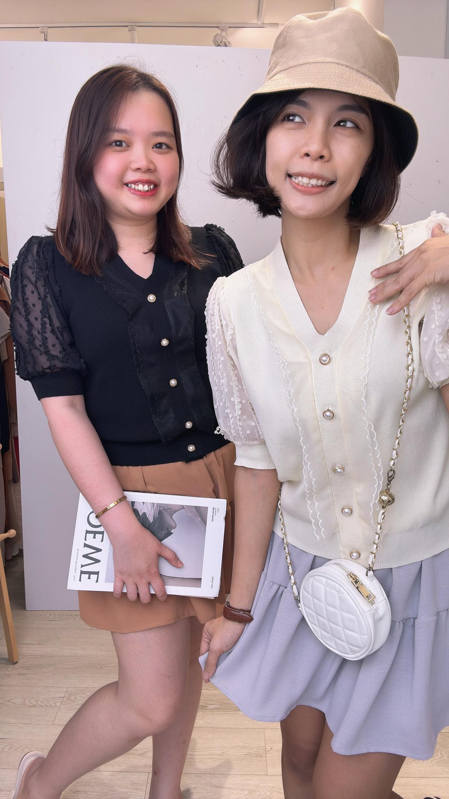甜美针织并蕾丝上衣
